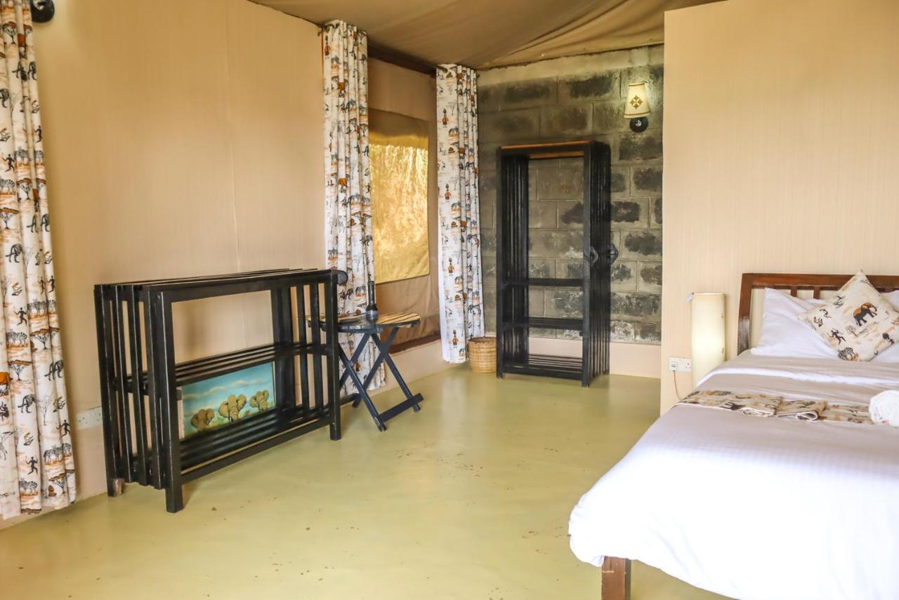 Maili Saba Camp Villa Nakuru Kültér fotó